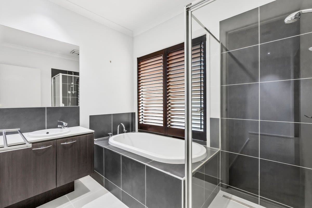 16 Village Green Dr, Leopold, VIC, 3224, Leopold - Thumbnail 5