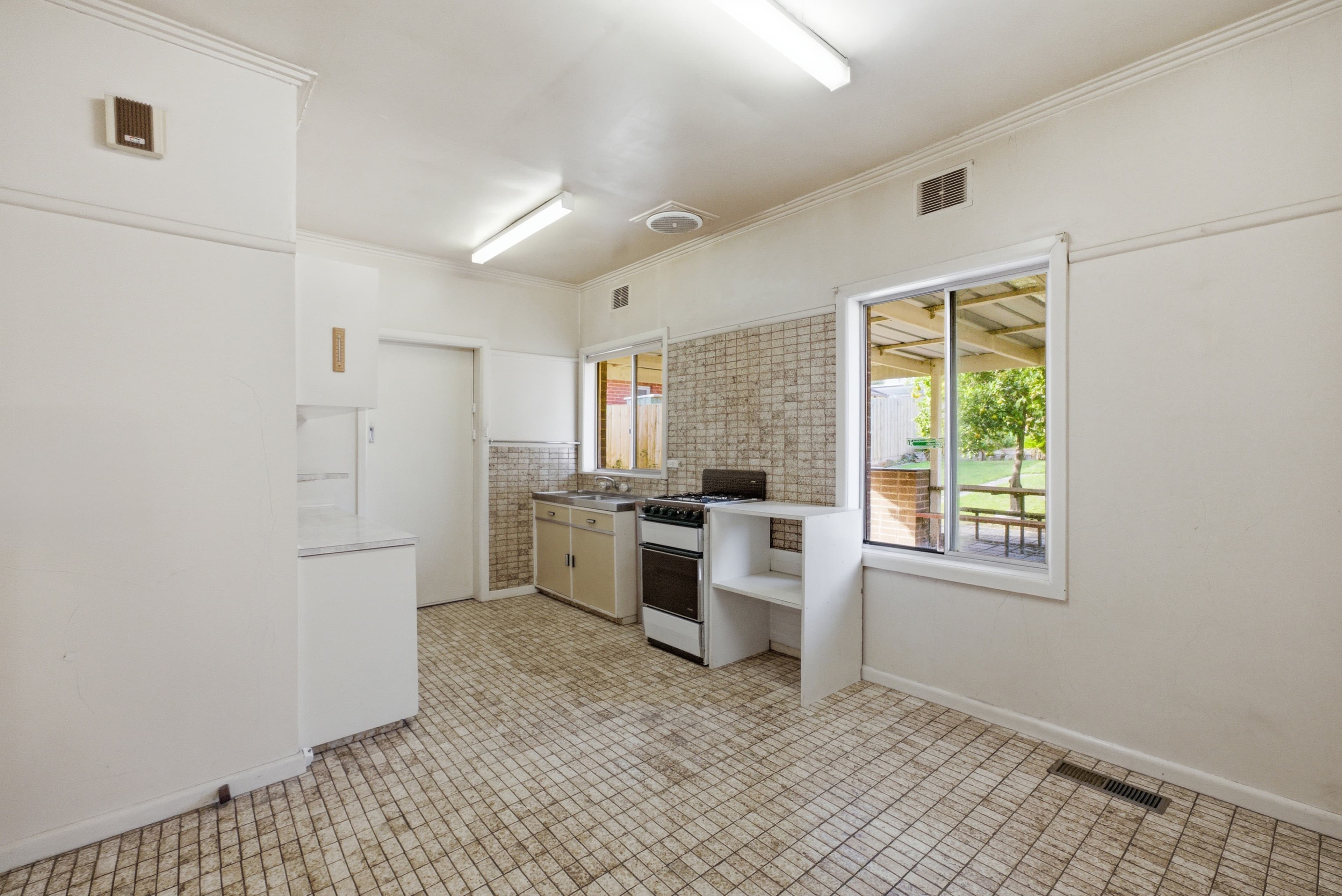 62 Ashwood Drive, Ashwood - Thumbnail 5