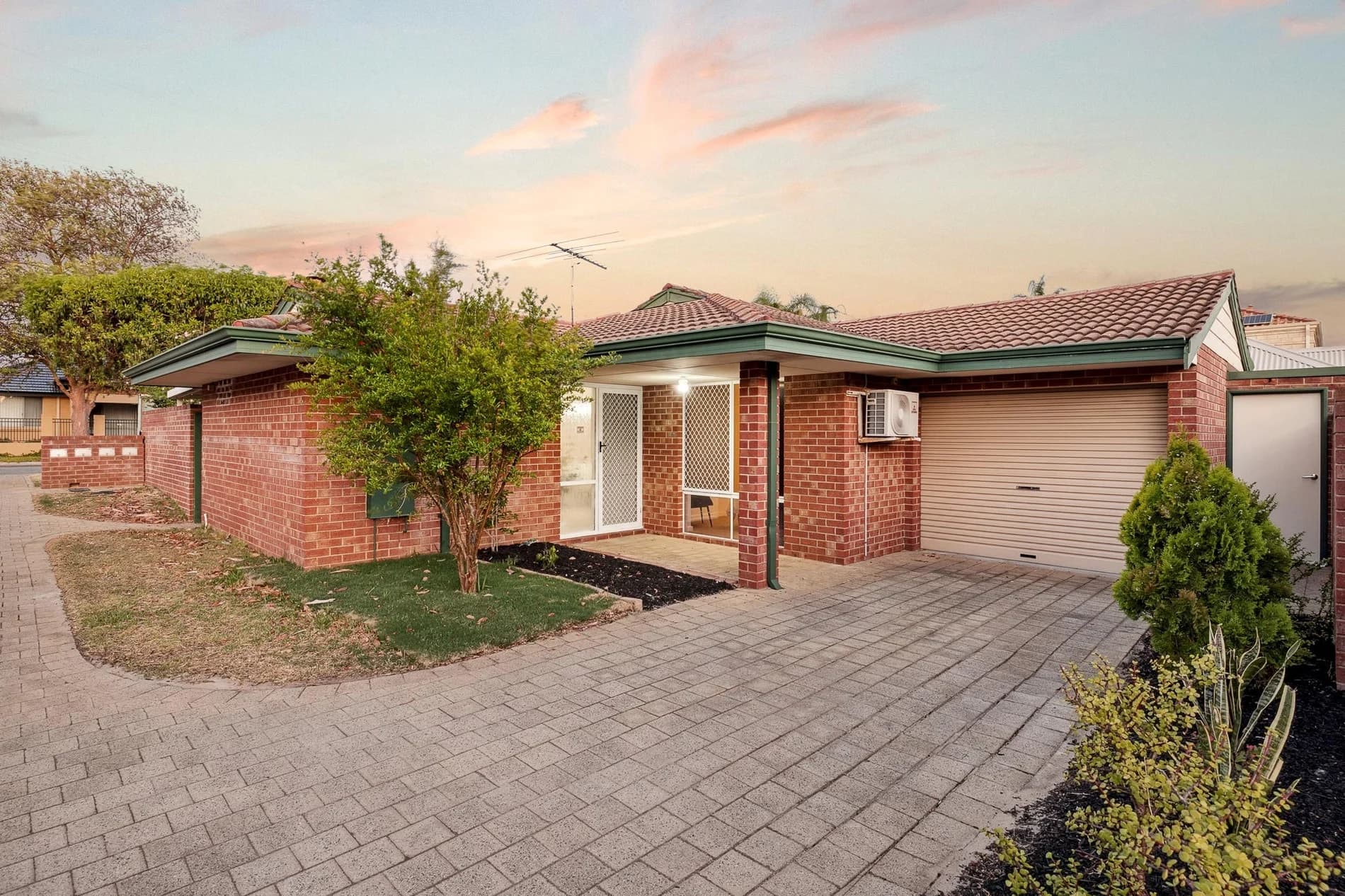 6/27 Falkirk Avenue, MAYLANDS WA 6051, Bedford - Image 1