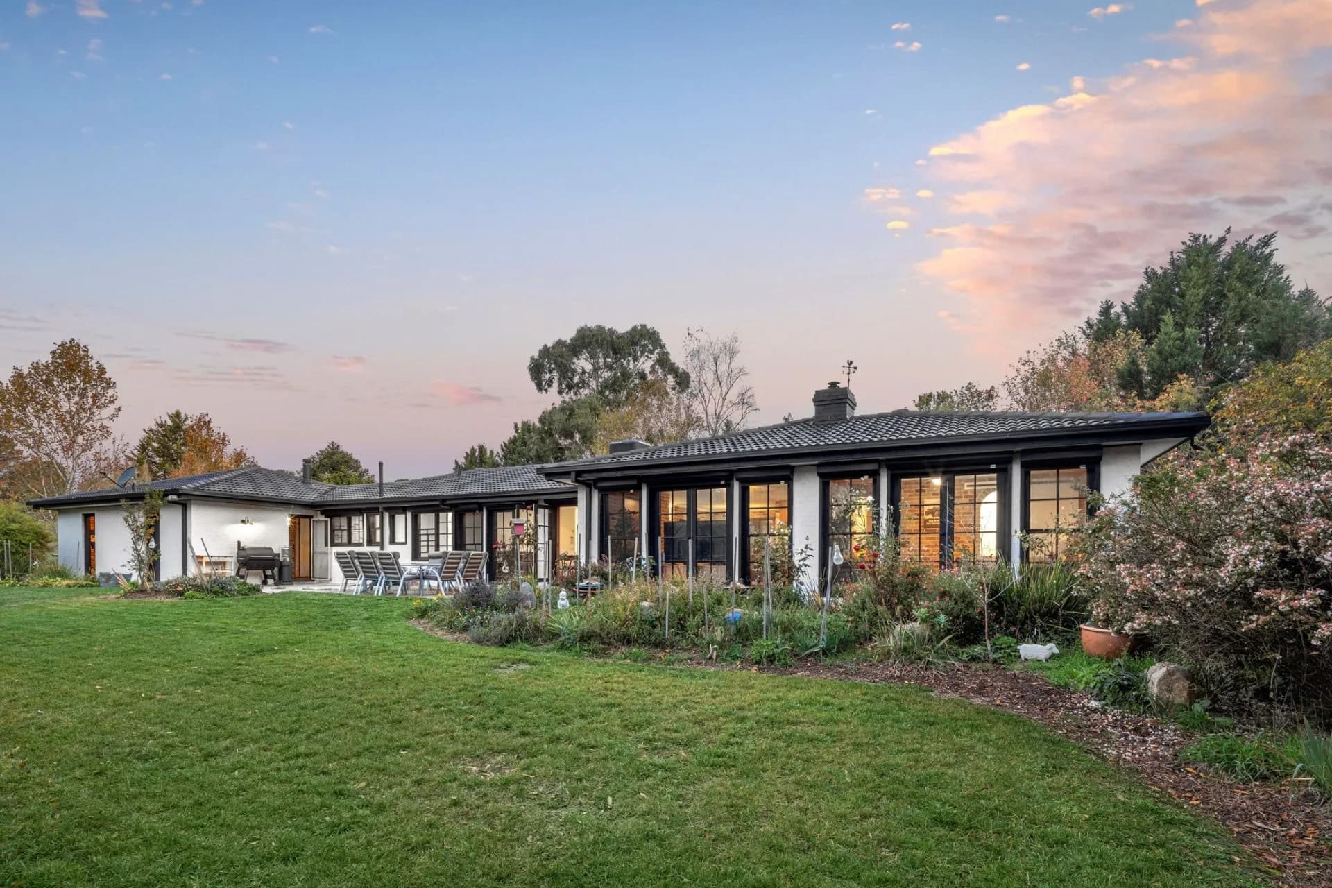 30 Hutchinson Place, Burra, NSW, Burra - Image 1