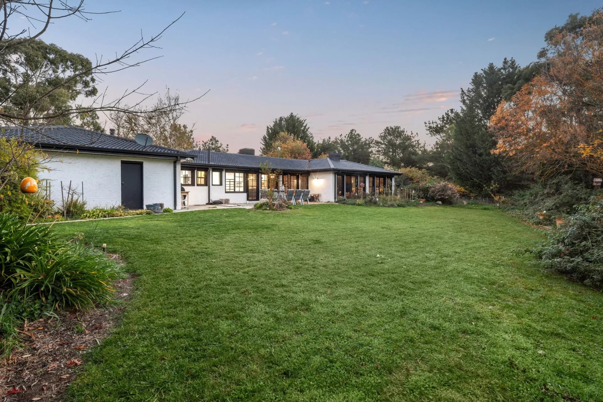 30 Hutchinson Place, Burra, NSW, Burra - Thumbnail 2