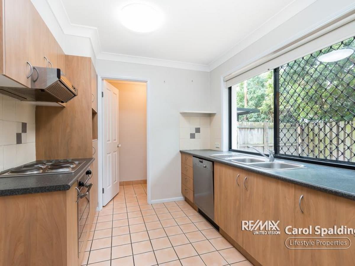 22/16 Violet Close, Eight Mile Plains - Thumbnail 2