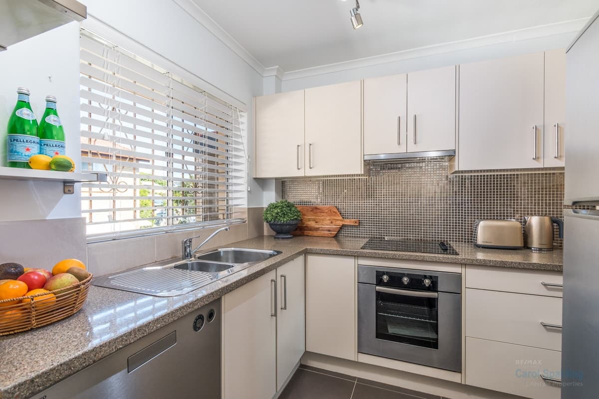 5/32 Macaulay Street, Coorparoo - Thumbnail 2