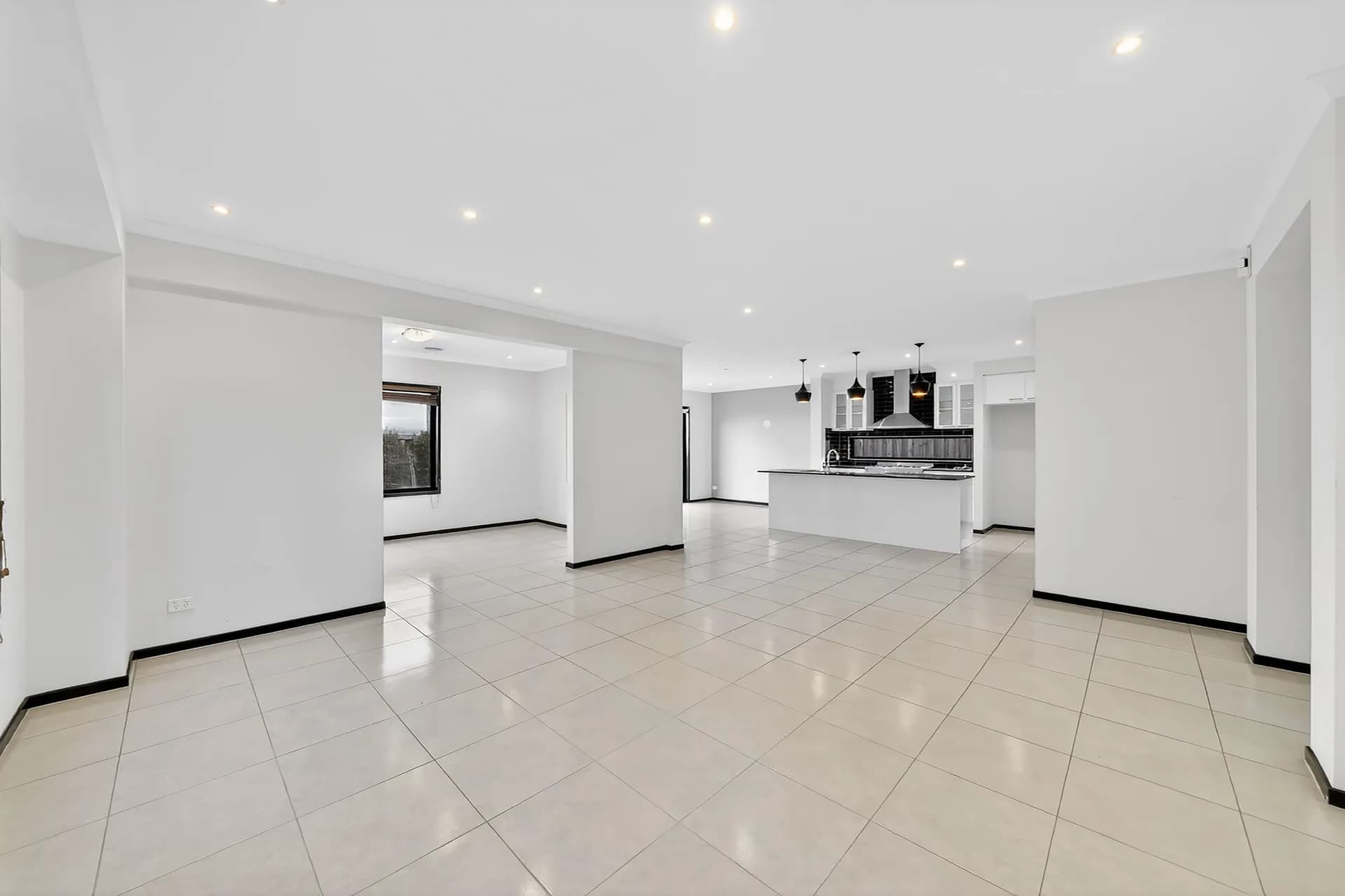 24 Pintail  Street, Williams Landing, VIC, Williams Landing - Thumbnail 2