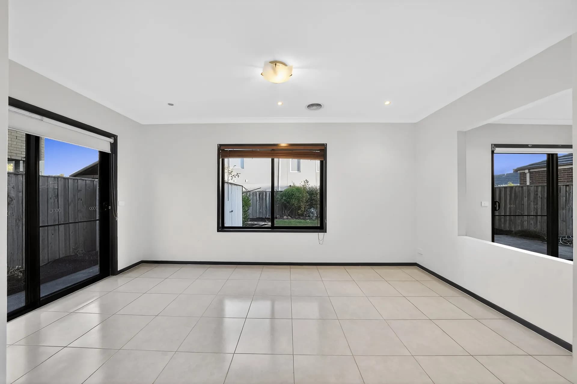 24 Pintail  Street, Williams Landing, VIC, Williams Landing - Thumbnail 3