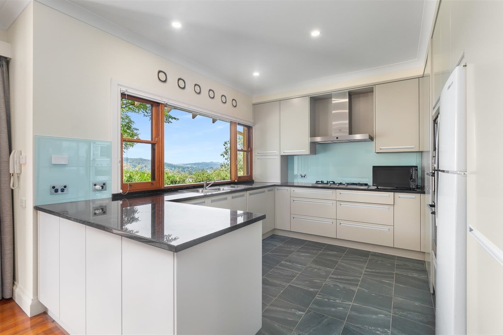 11 Alexandra Crescent, Bowral NSW 2576, Bowral - Thumbnail 6