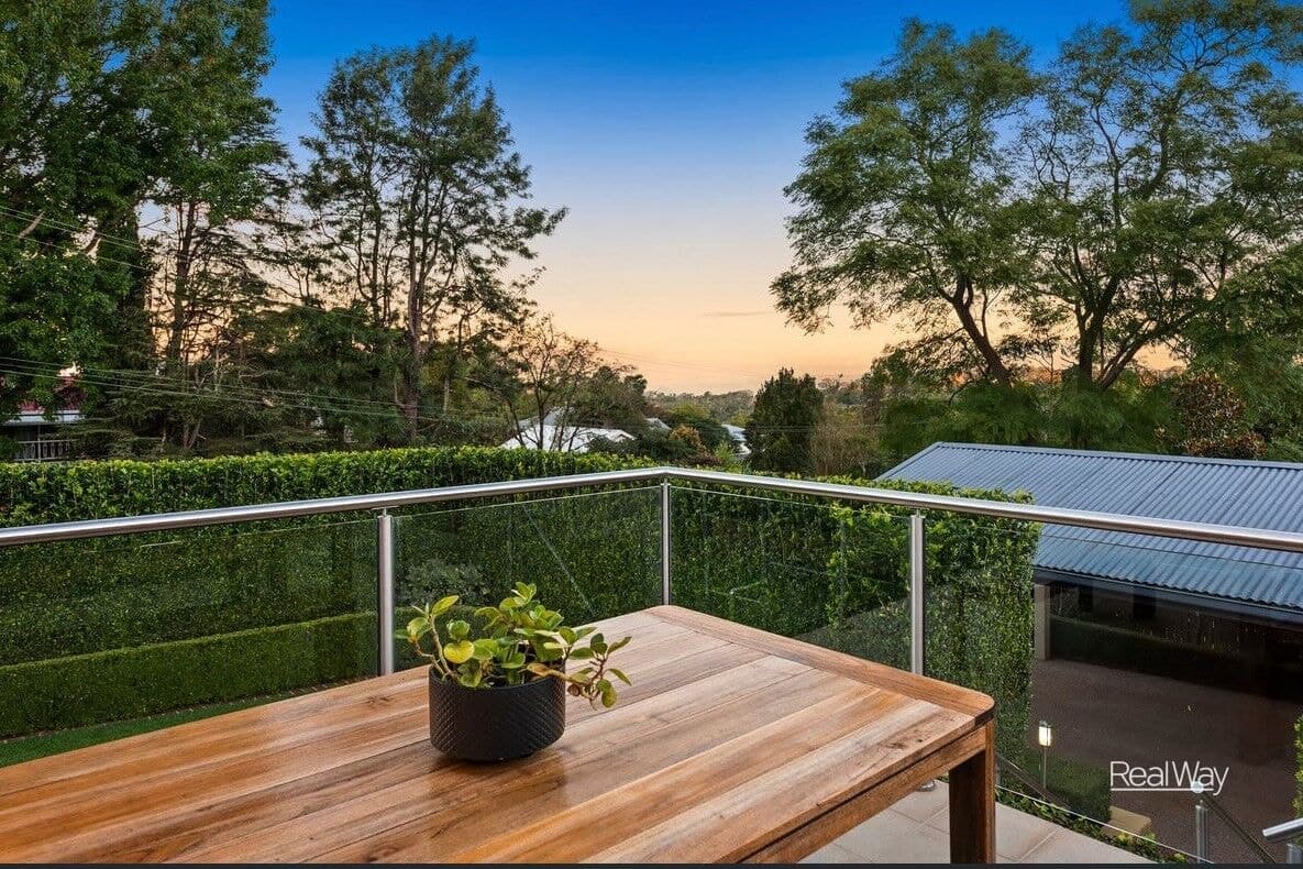 17 Mackenzie Street, Mount Lofty QLD 4350, Mount Lofty - Thumbnail 2