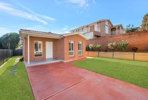 1b Clareville Close, Woodbine, Woodbine - Image 1
