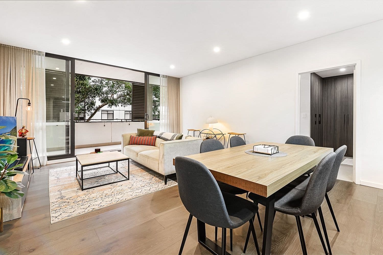208/104 Caddies Boulevard, Rouse Hill, Rouse Hill - Thumbnail 2