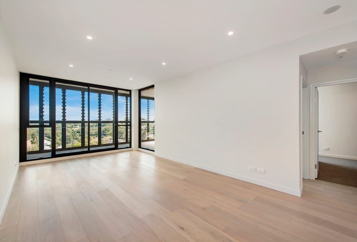 71/117-119 Pacific Highway, Hornsby, Hornsby - Thumbnail 2