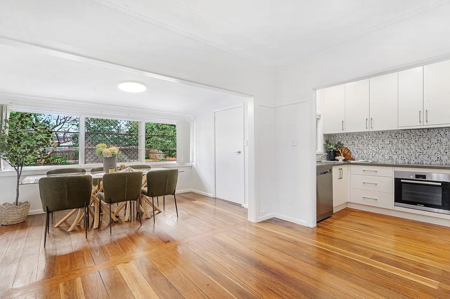 77 Clarke Road, Hornsby, Hornsby - Thumbnail 8