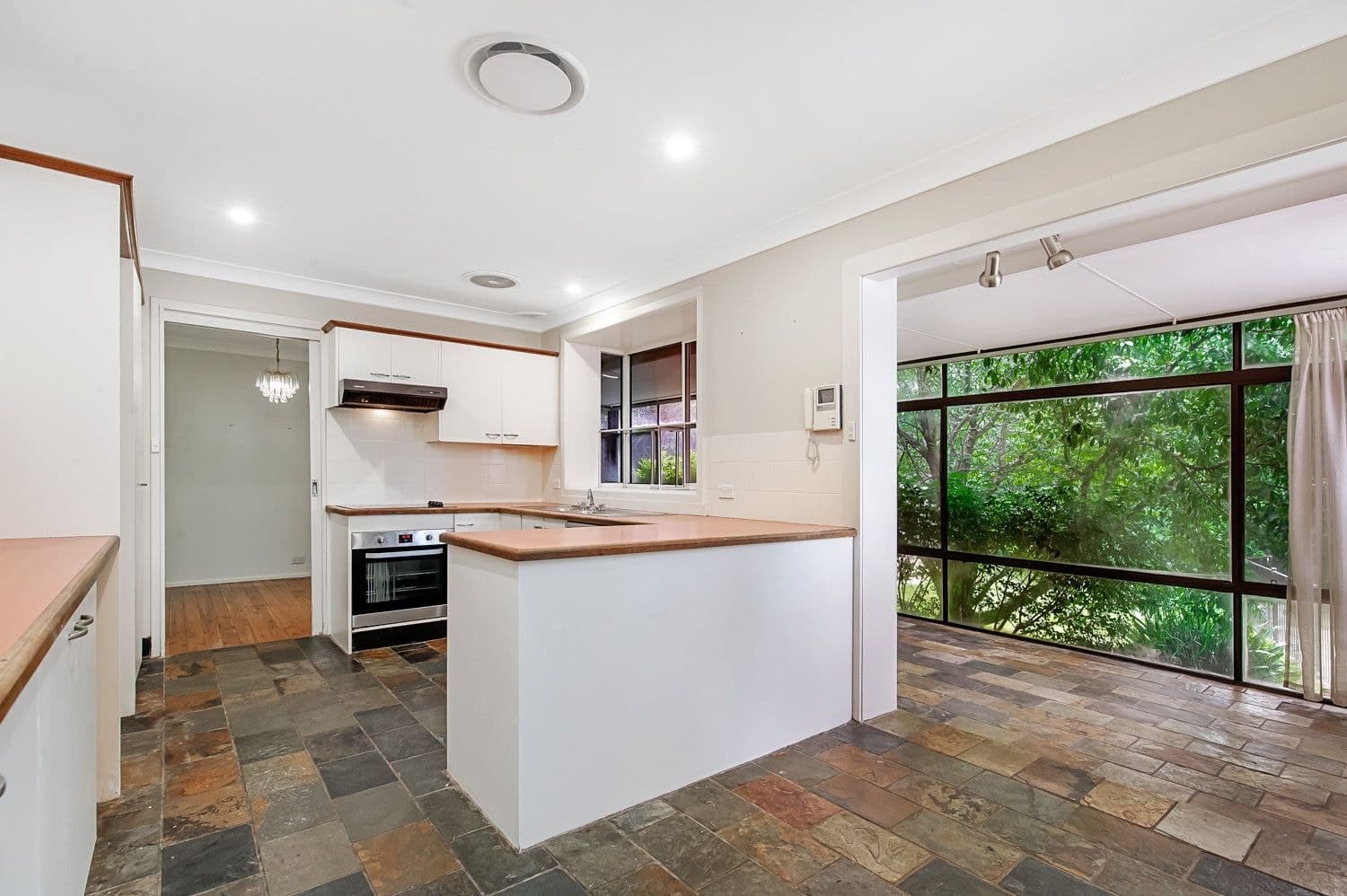 25 Antill Crescent, Baulkham Hills, Baulkham Hills - Thumbnail 3
