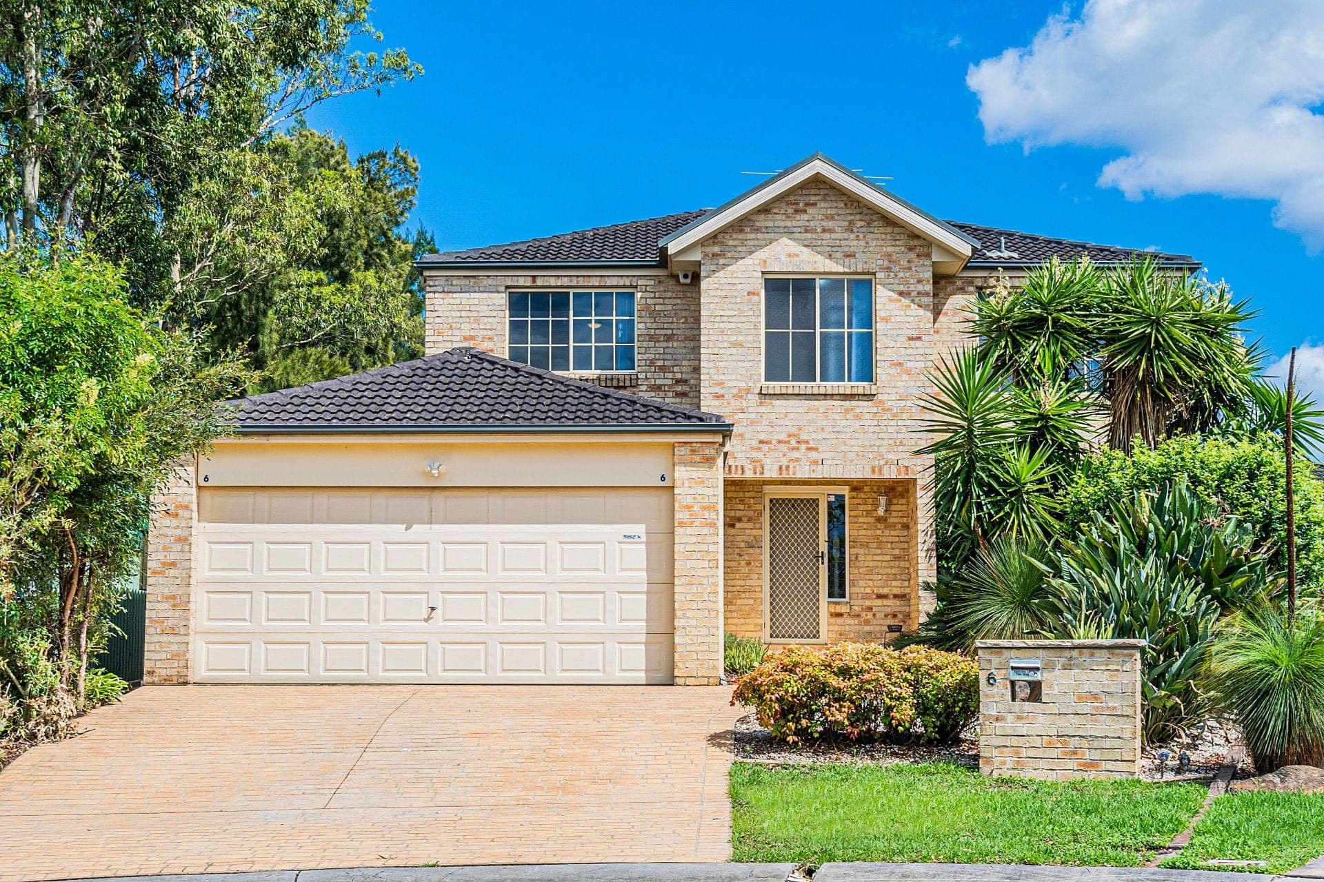 6 Yorlin Place, Rouse Hill, Rouse Hill - Thumbnail 2