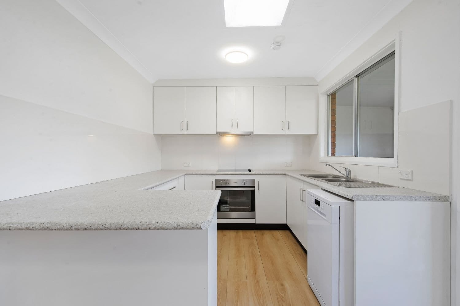 28 Jasmine Avenue, Quakers Hill, Quakers Hill - Thumbnail 4