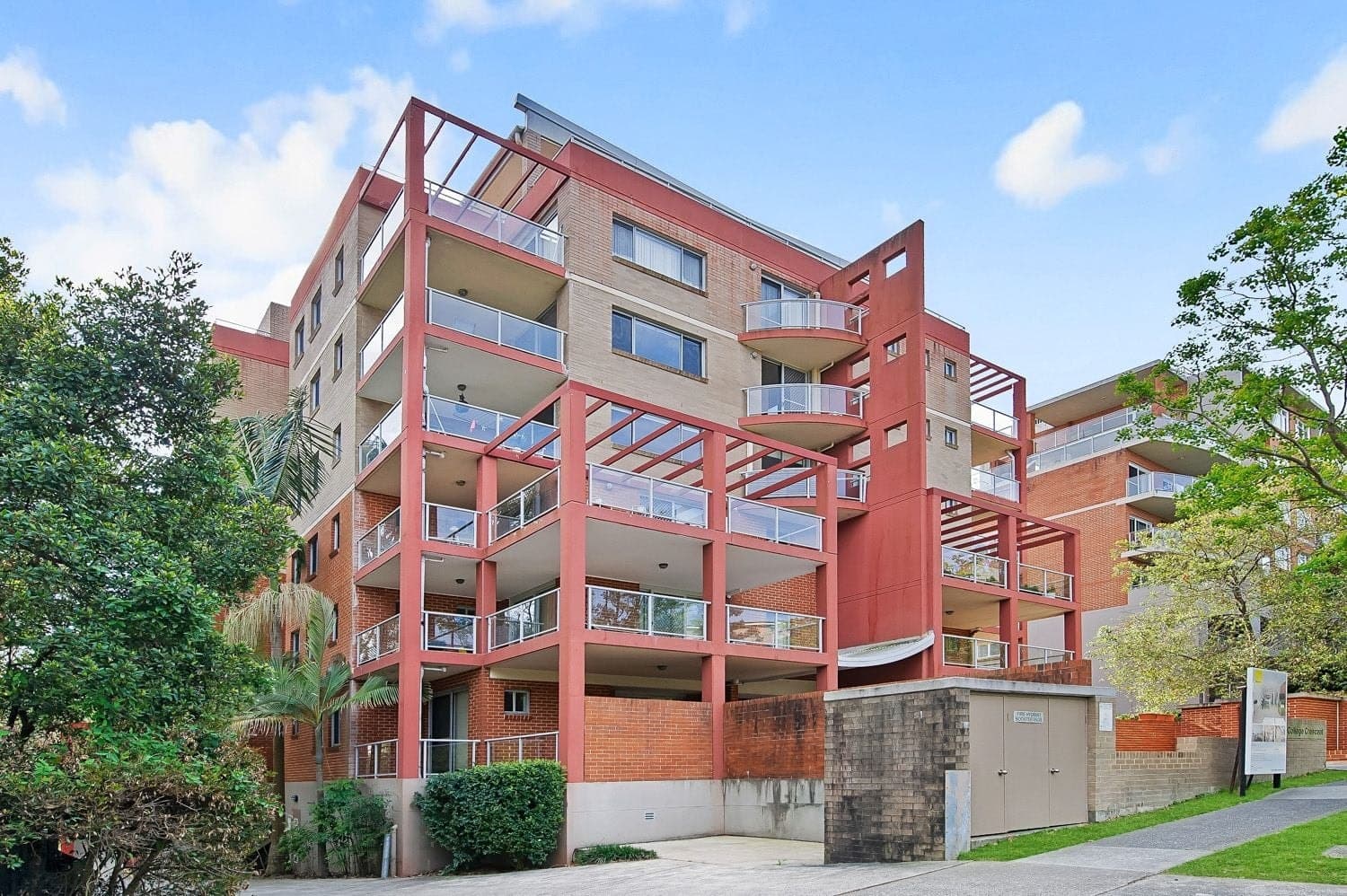 20/20-22 College Crescent, Hornsby, Hornsby - Thumbnail 2
