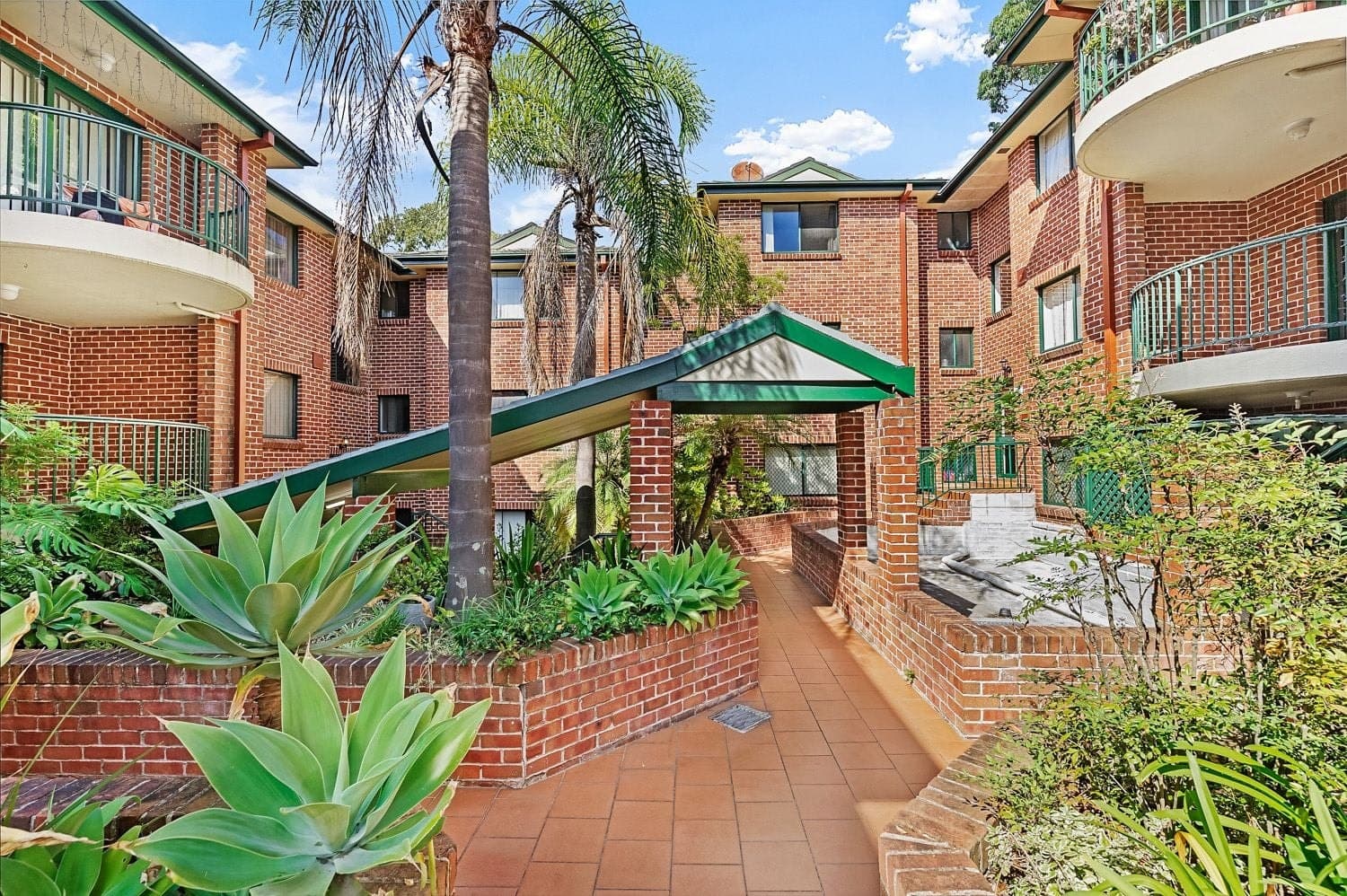 8/28-32 Bridge Road, Hornsby, Hornsby - Thumbnail 2