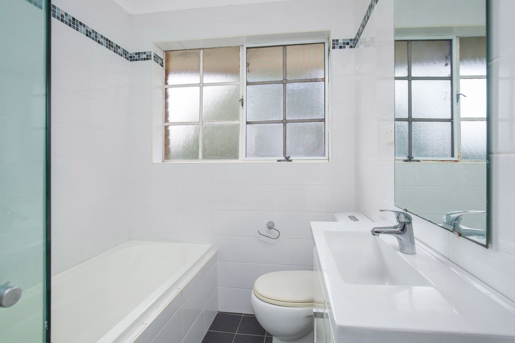 11/2A Yardley Avenue, Waitara, Waitara - Thumbnail 6