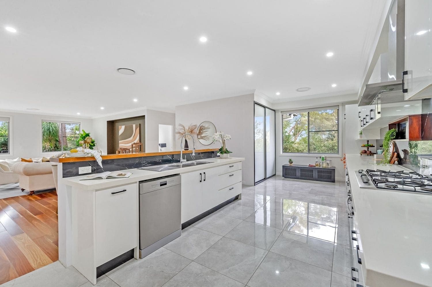 24 Carlisle Crescent, Beecroft, Beecroft - Thumbnail 4