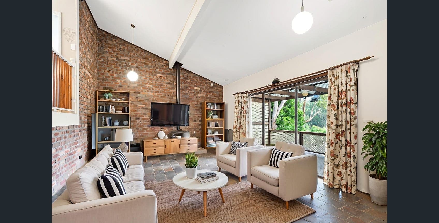 18 Woodcrest Place, Cherrybrook, Cherrybrook - Thumbnail 2