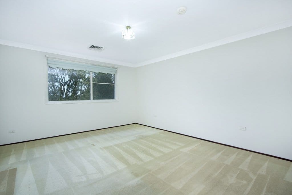 12 Lockhart Avenue, Castle Hill, Castle Hill - Thumbnail 5