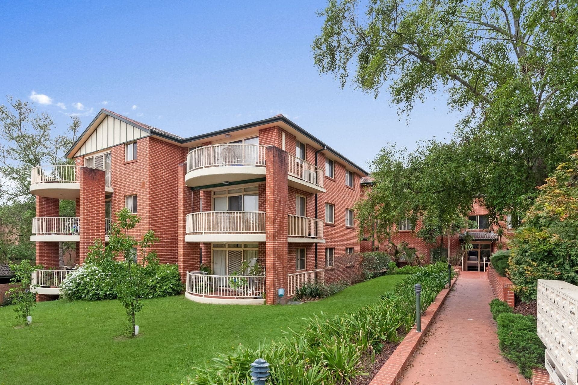 Hornsby, Hornsby - Thumbnail 2