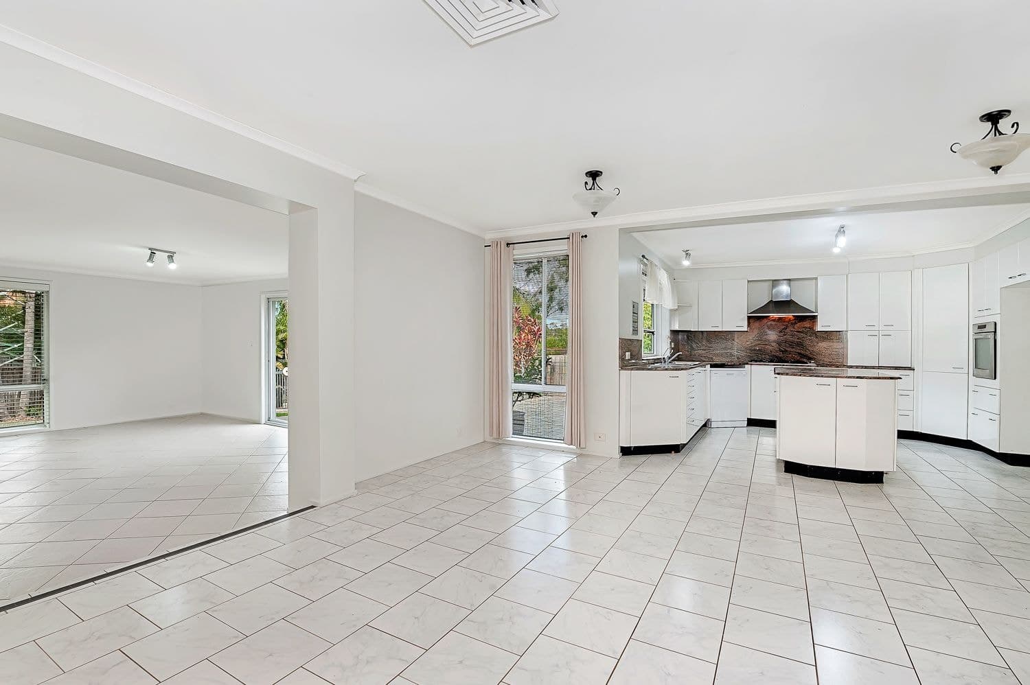 16 Glenridge Avenue, West Pennant Hills, West Pennant Hills - Thumbnail 3