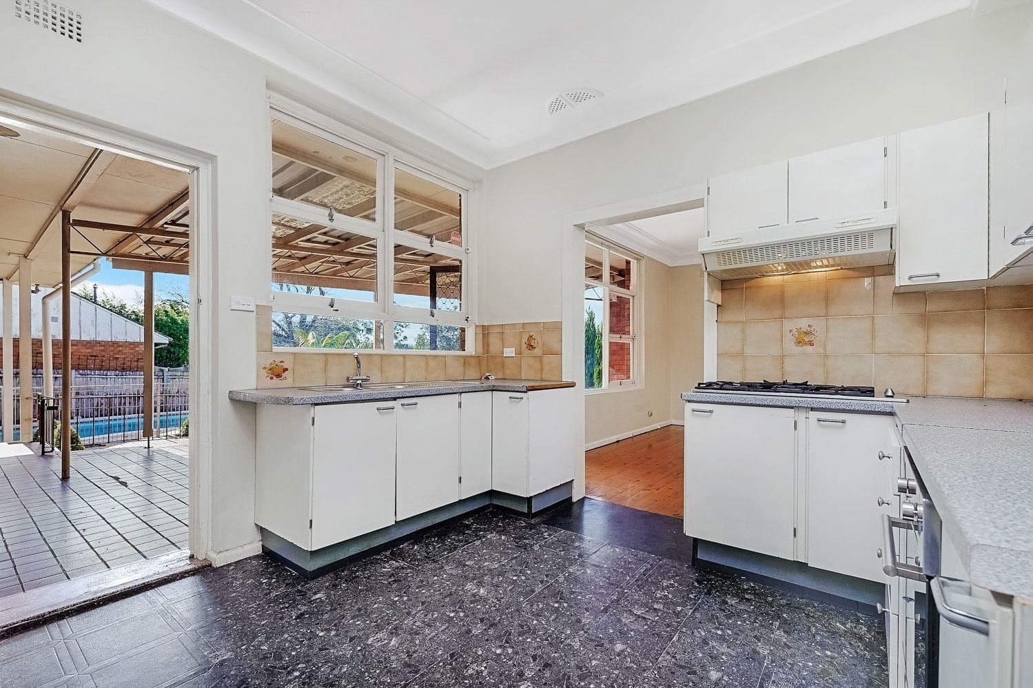 60 Alamein Avenue, Carlingford, Carlingford - Thumbnail 5
