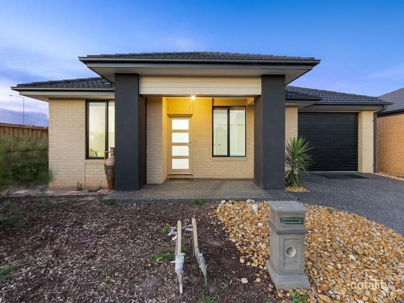 7 Reina Court, Clyde North - Image 1
