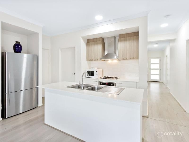 7 Reina Court, Clyde North - Thumbnail 2
