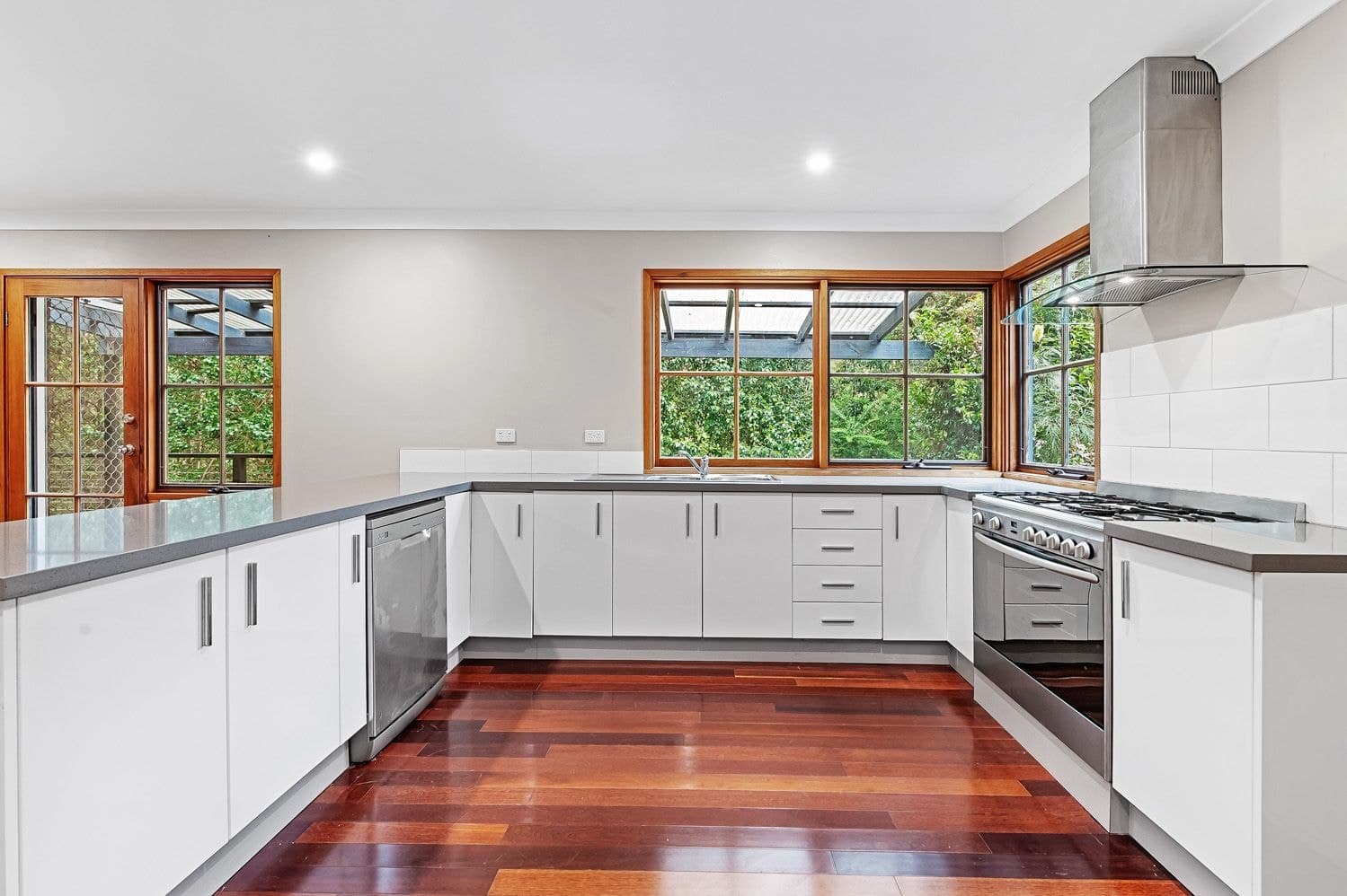 11 Joyce Place, Dural, Dural - Thumbnail 4
