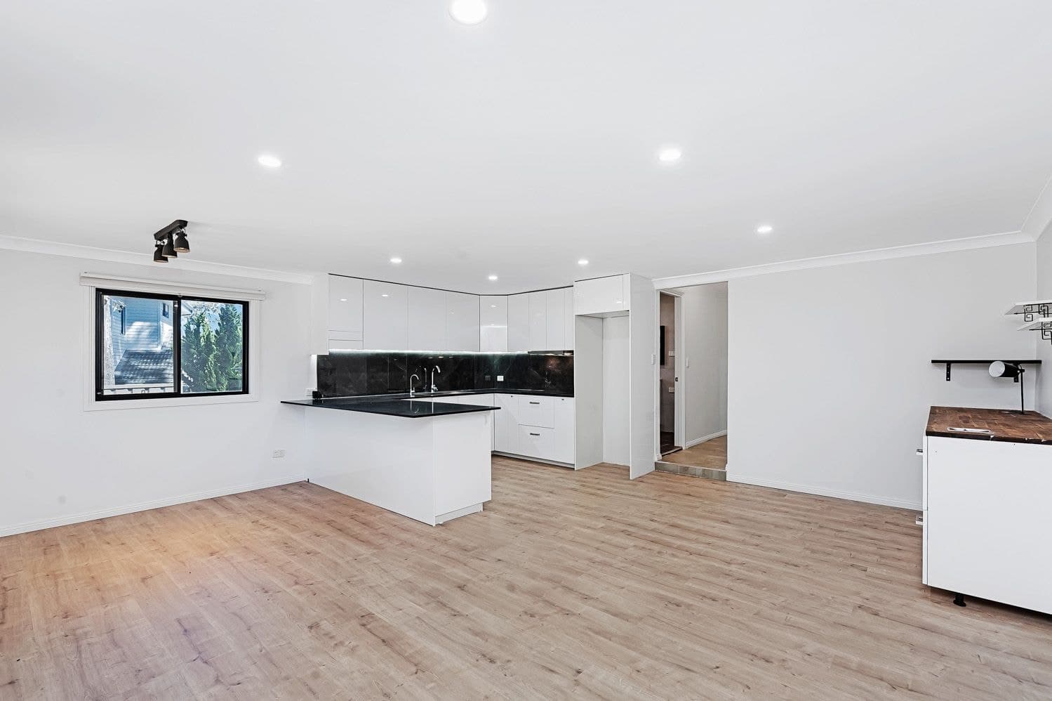 94 Barbara Boulevard, Seven Hills, Seven Hills - Thumbnail 4