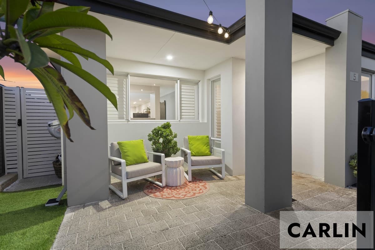5 Agata Lane, HAMMOND PARK, Hammond Park - Thumbnail 2