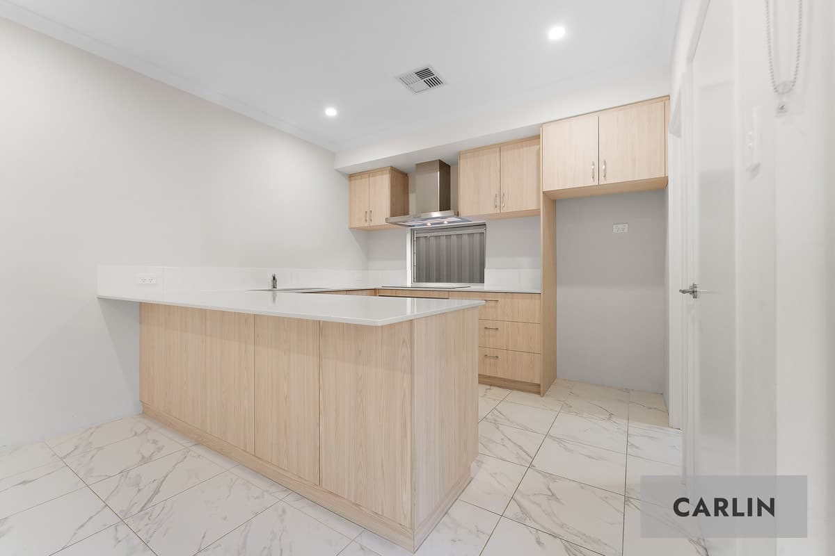 4 Fragrant Street, HAMMOND PARK, Hammond Park - Thumbnail 2