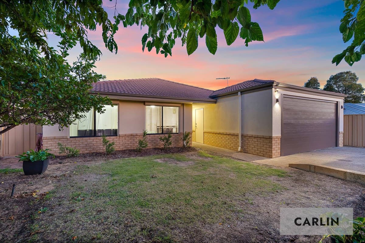 30 Mohan Loop, HAMMOND PARK, Hammond Park - Image 1