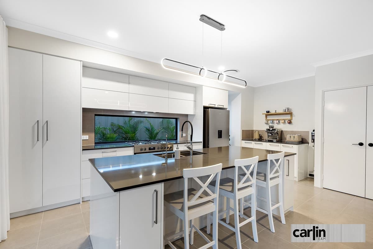 16 Waratah Way, WANDI, Wandi - Thumbnail 2