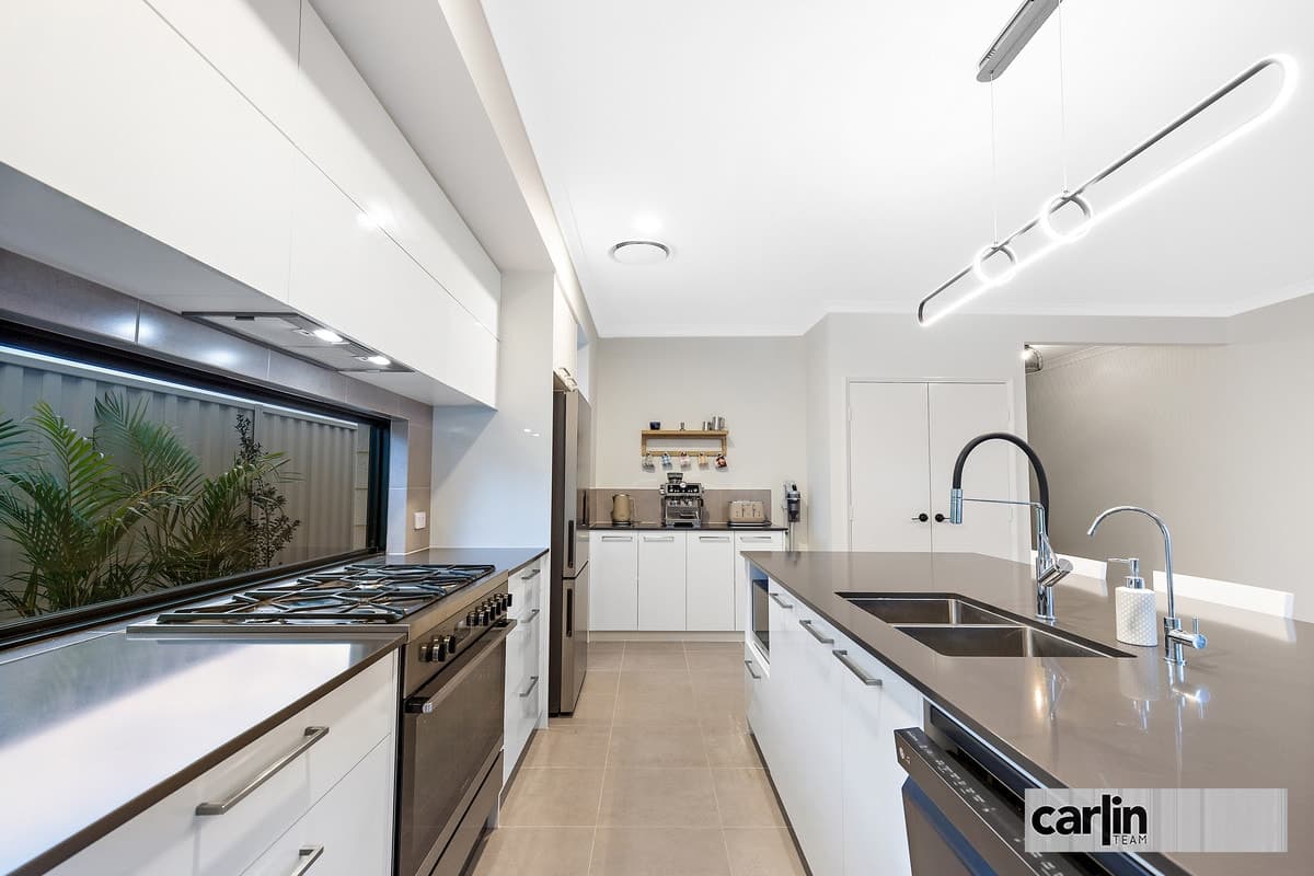 16 Waratah Way, WANDI, Wandi - Thumbnail 3
