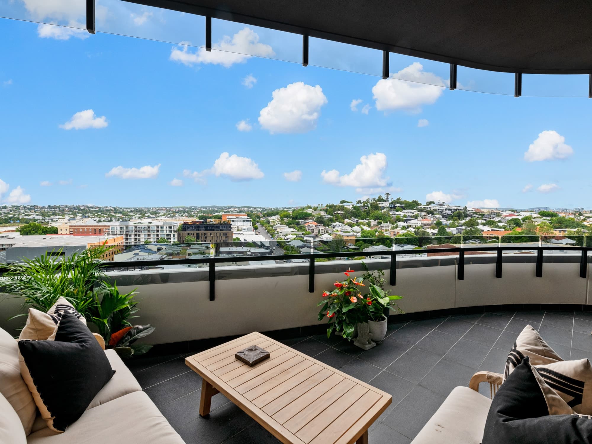 1103/20 Wyandra Street, Newstead - Thumbnail 2