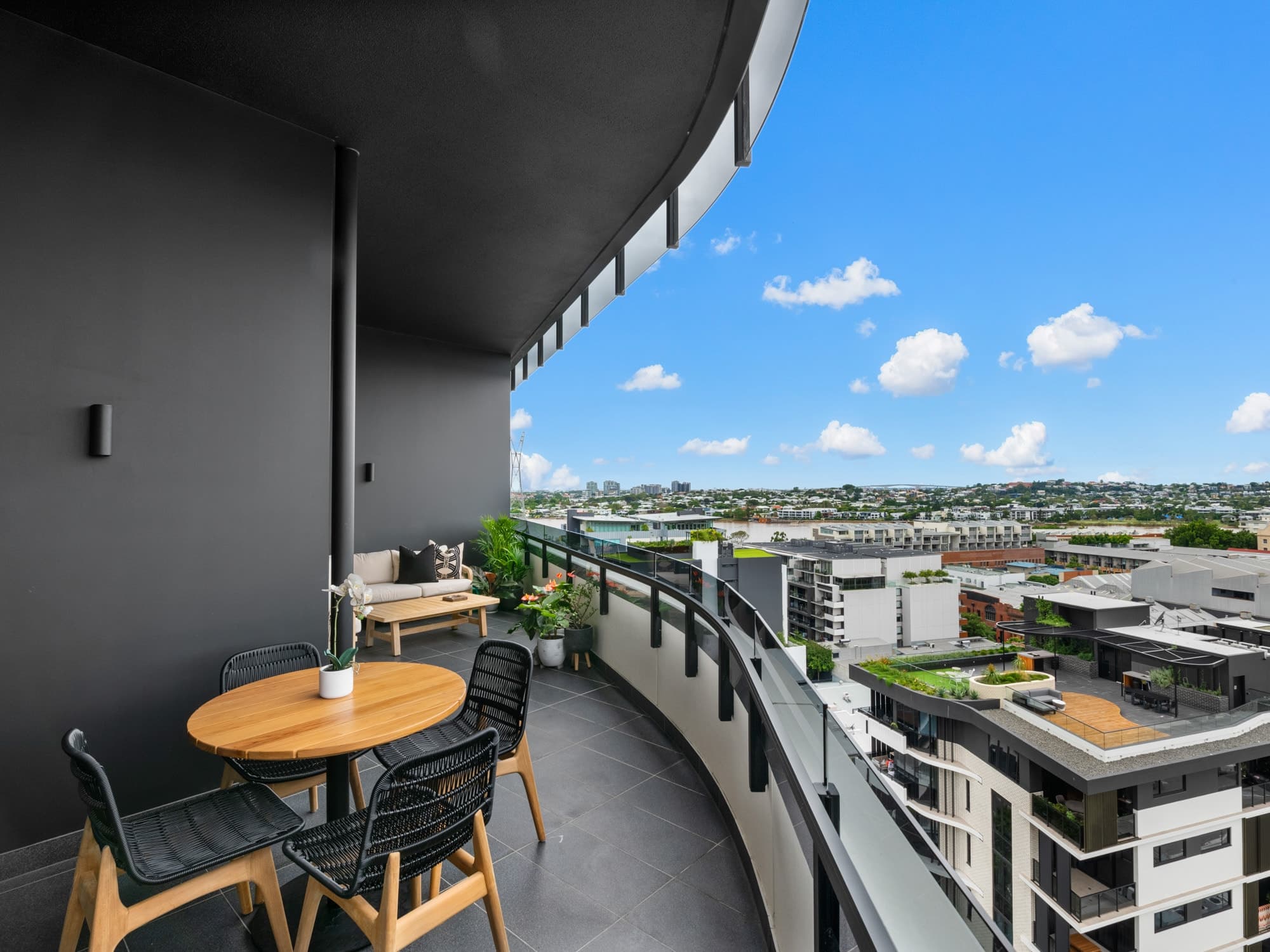 1103/20 Wyandra Street, Newstead - Thumbnail 3