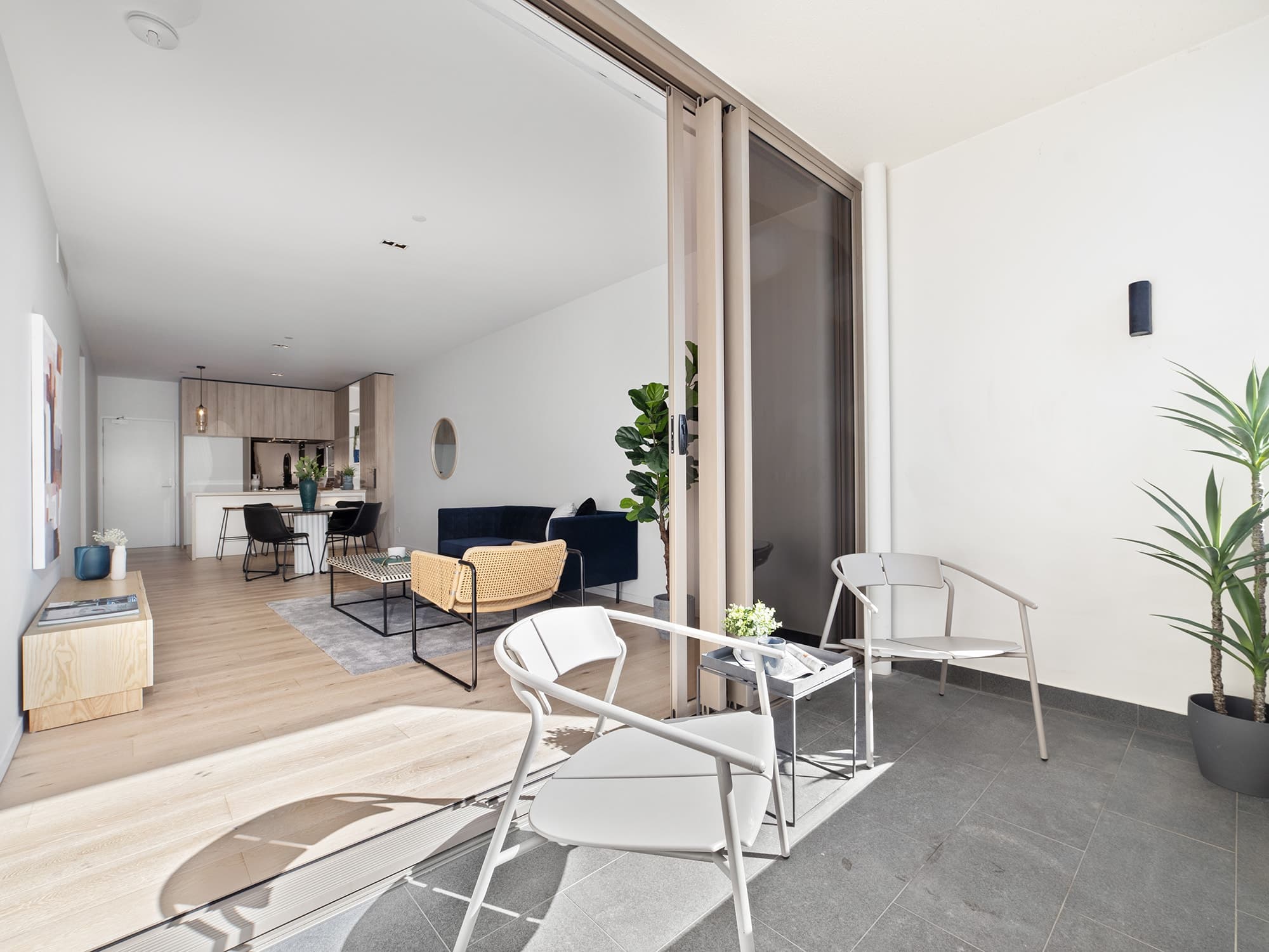 812/18 Longland Street, Newstead - Thumbnail 2