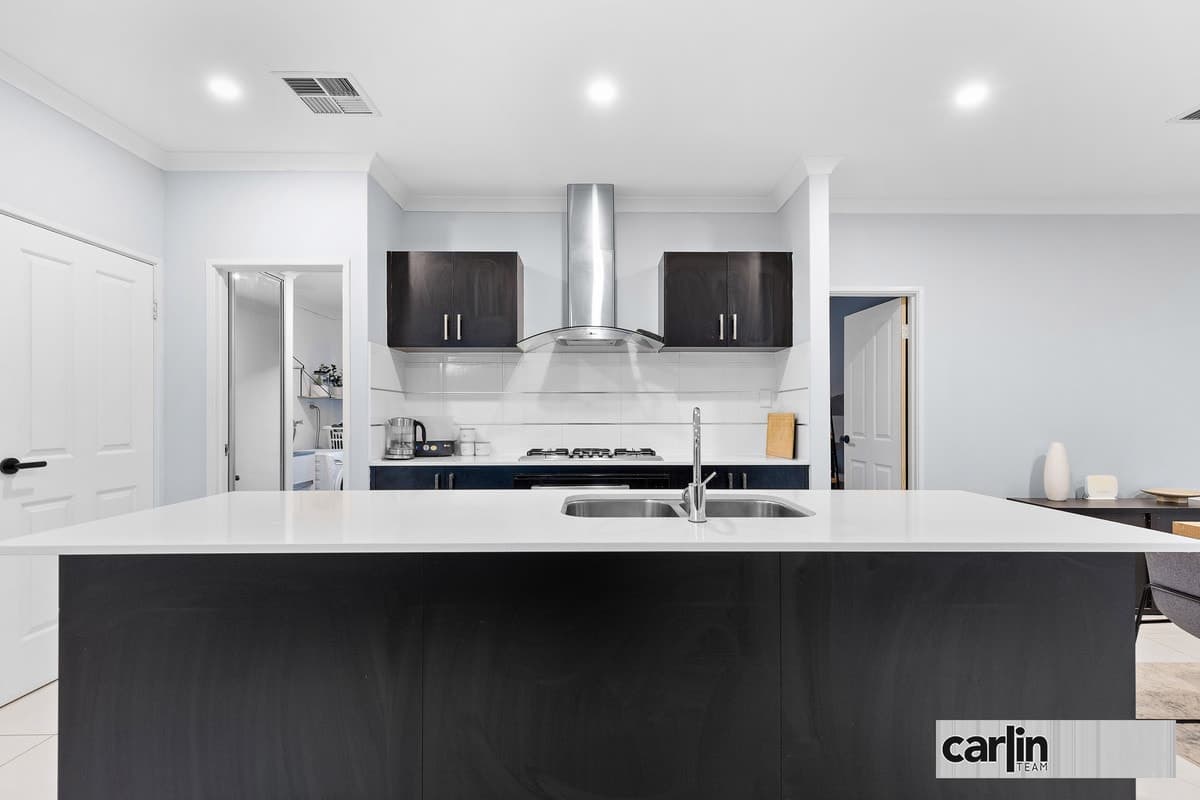 48 Mclaren Avenue, BEELIAR, Beeliar - Thumbnail 2