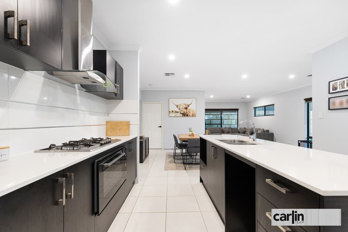 48 Mclaren Avenue, BEELIAR, Beeliar - Thumbnail 3
