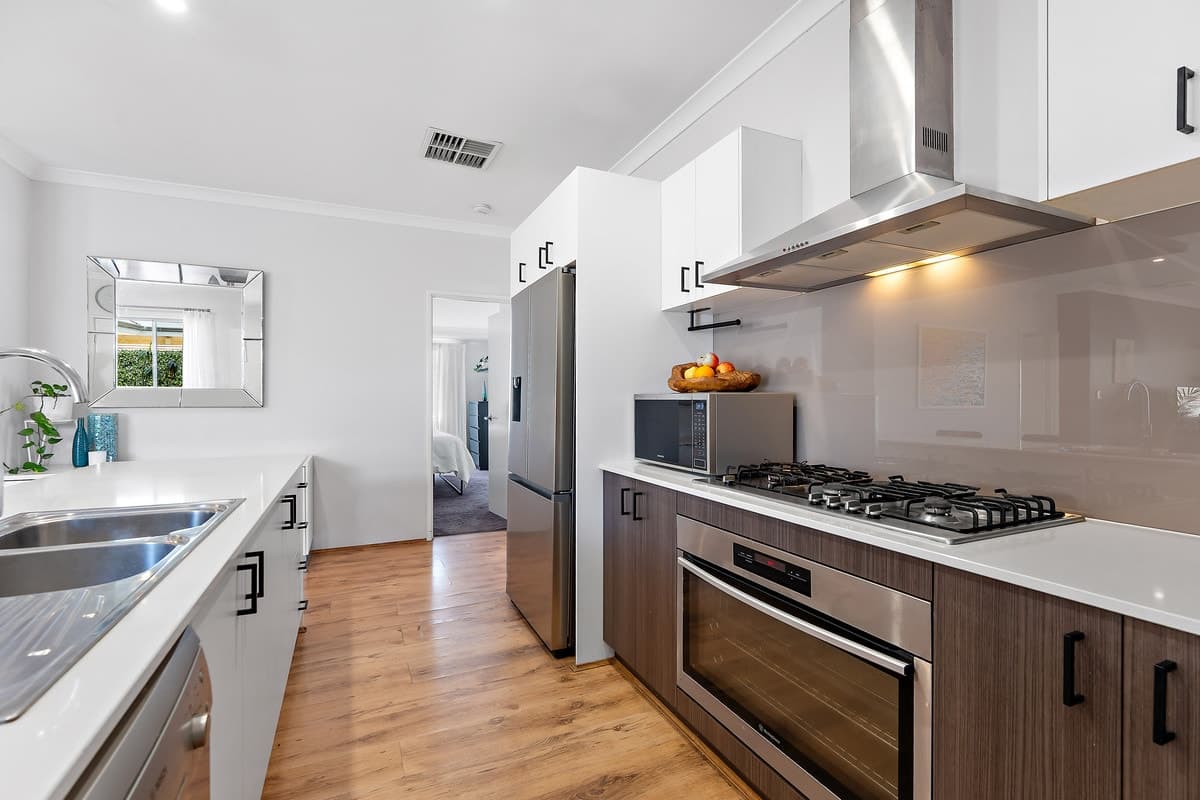 24 Laurina Way, BEELIAR, Beeliar - Thumbnail 2