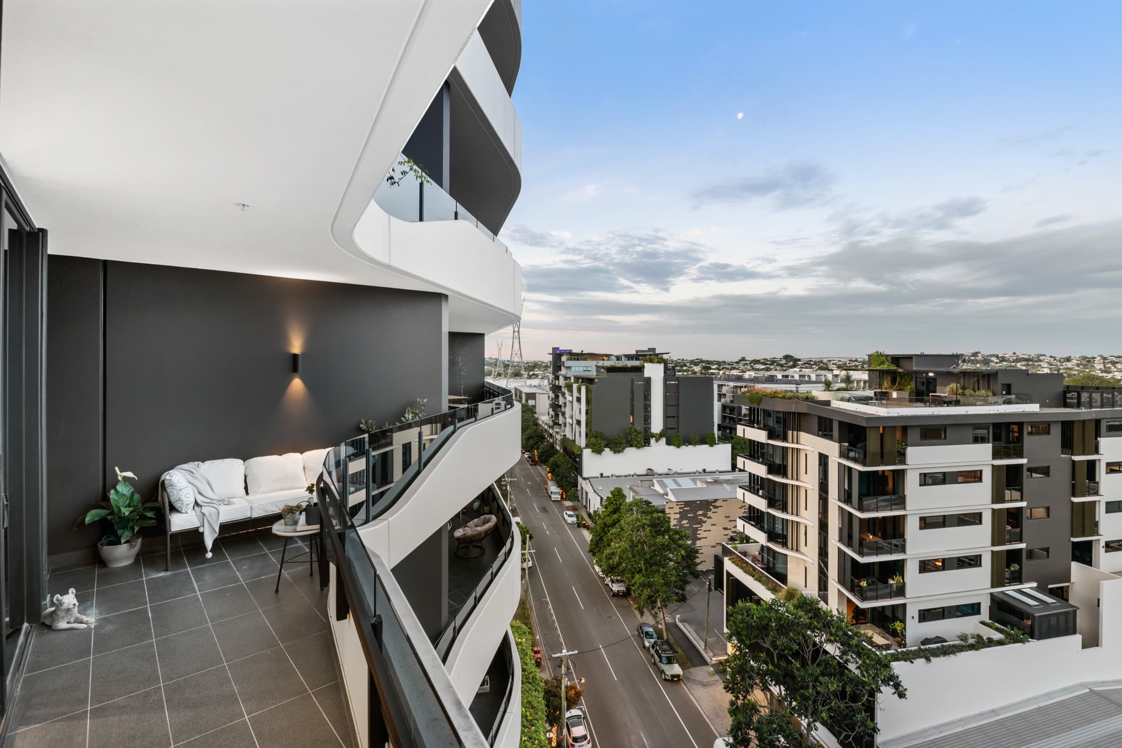 902/20 Wyandra Street, Newstead - Thumbnail 3