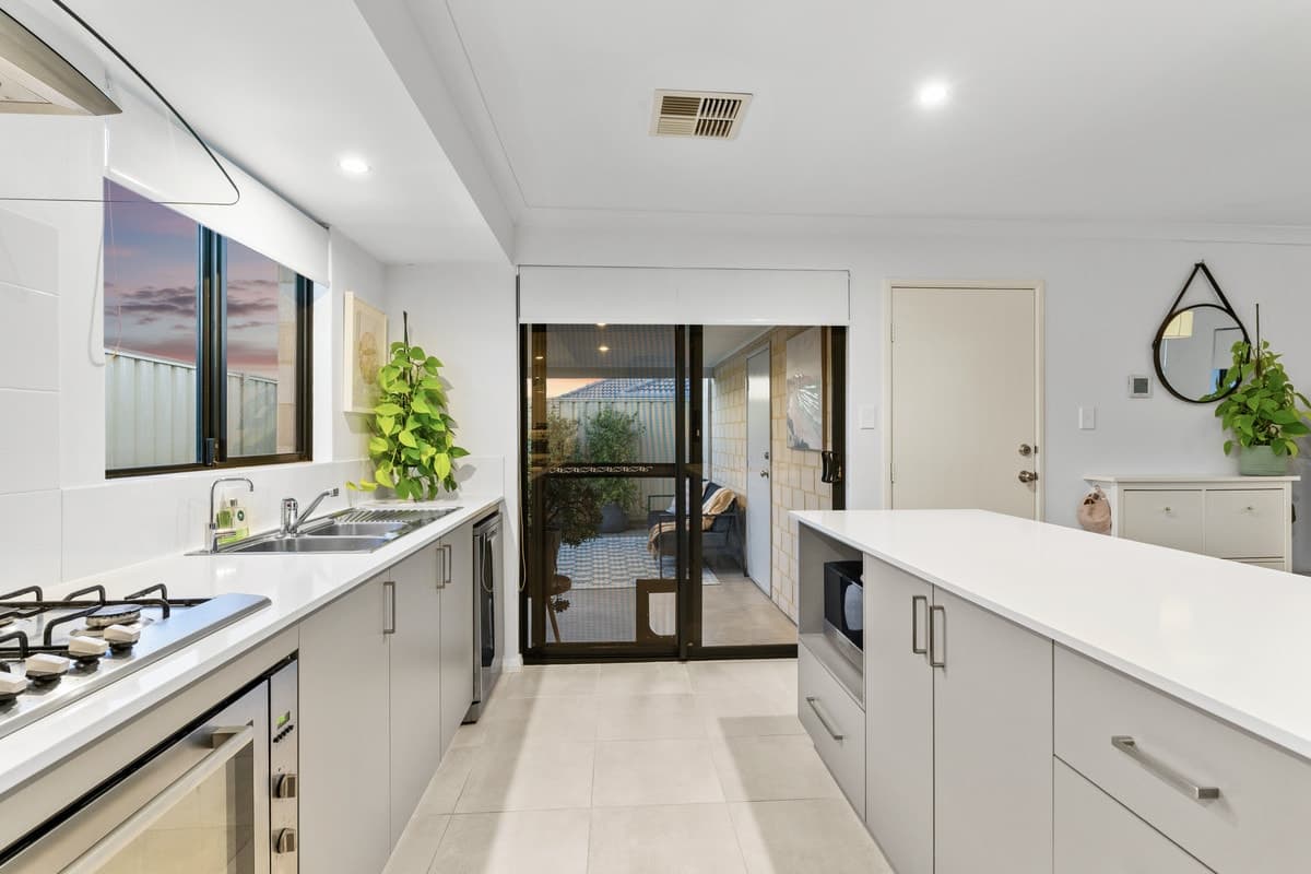 44 Birch Road, AUBIN GROVE, Aubin Grove - Thumbnail 3