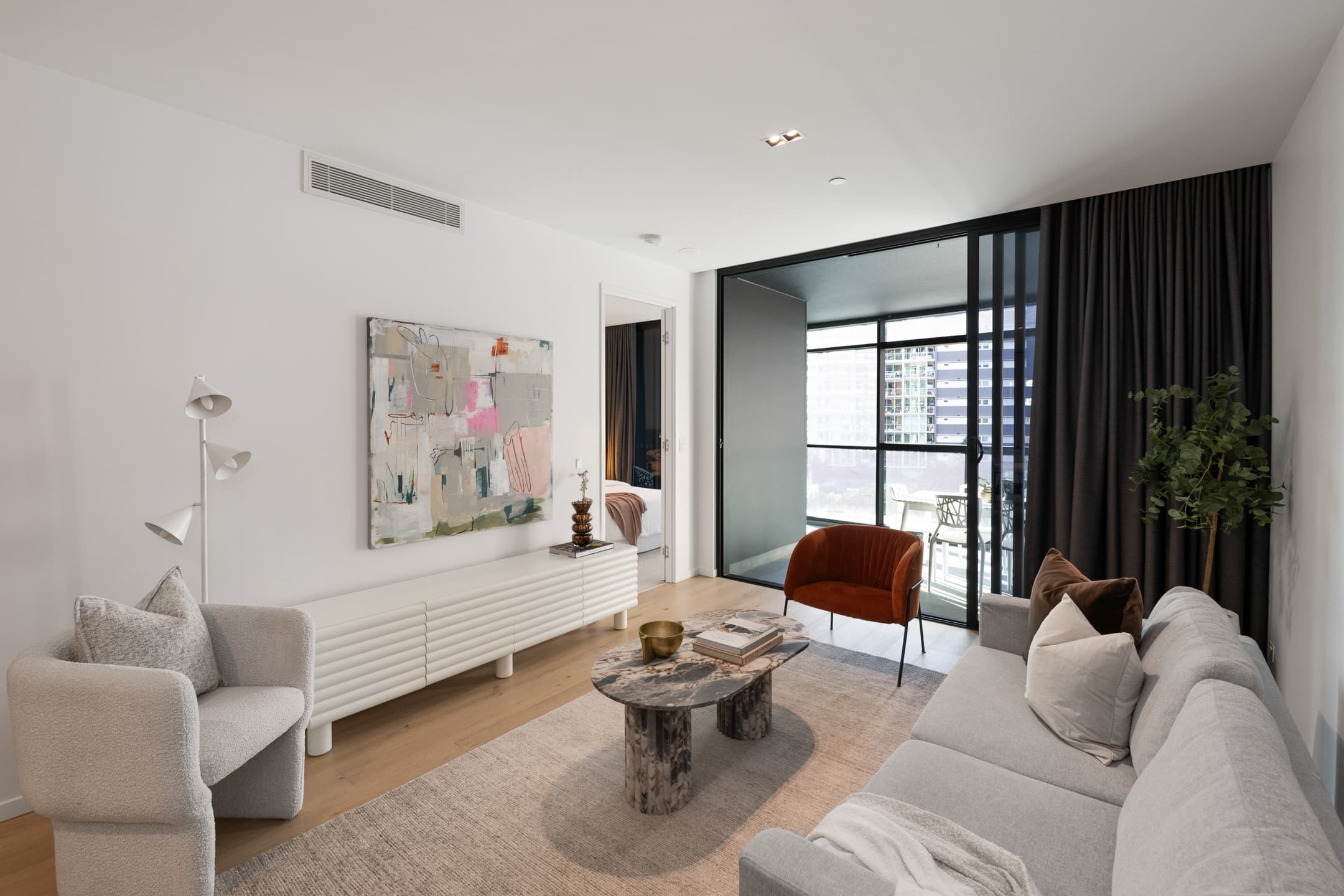 709/18 Longland Street, Newstead - Thumbnail 3