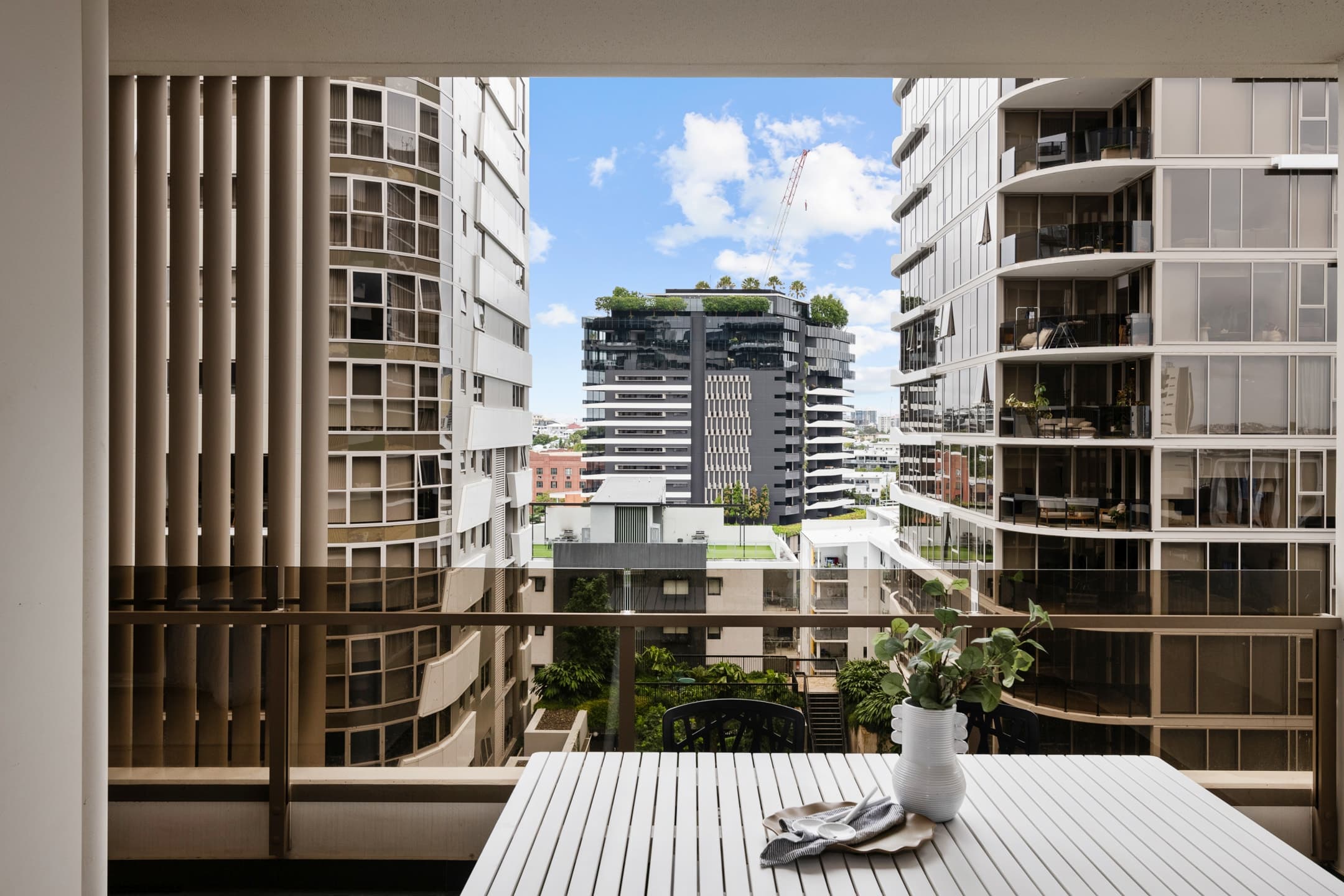 804/18 Longland Street, Newstead - Thumbnail 4