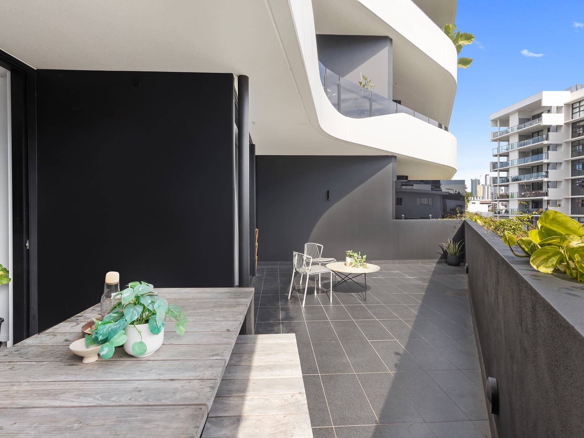 502/20 Wyandra Street, Newstead - Thumbnail 2