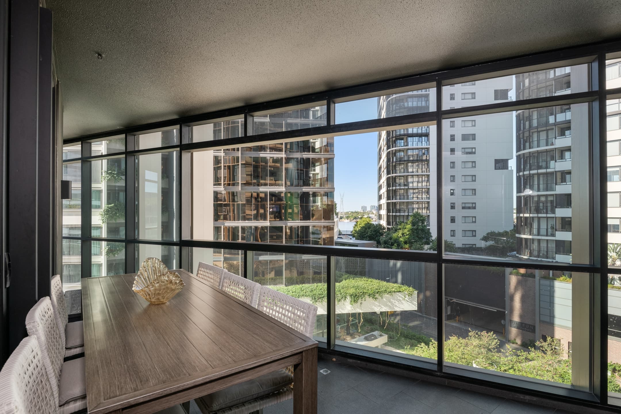 408/18 Longland Street, Newstead - Thumbnail 6