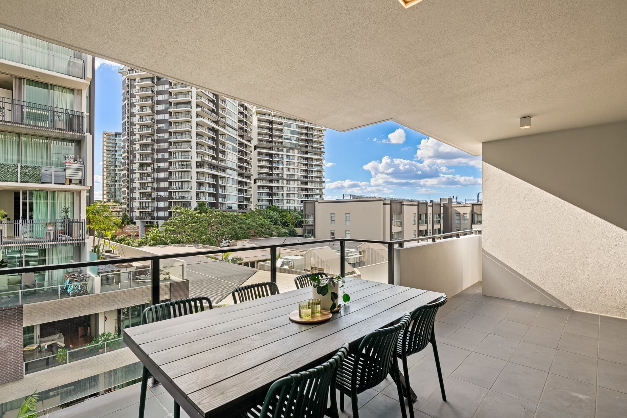 517/38 Helen Street, Teneriffe - Thumbnail 3