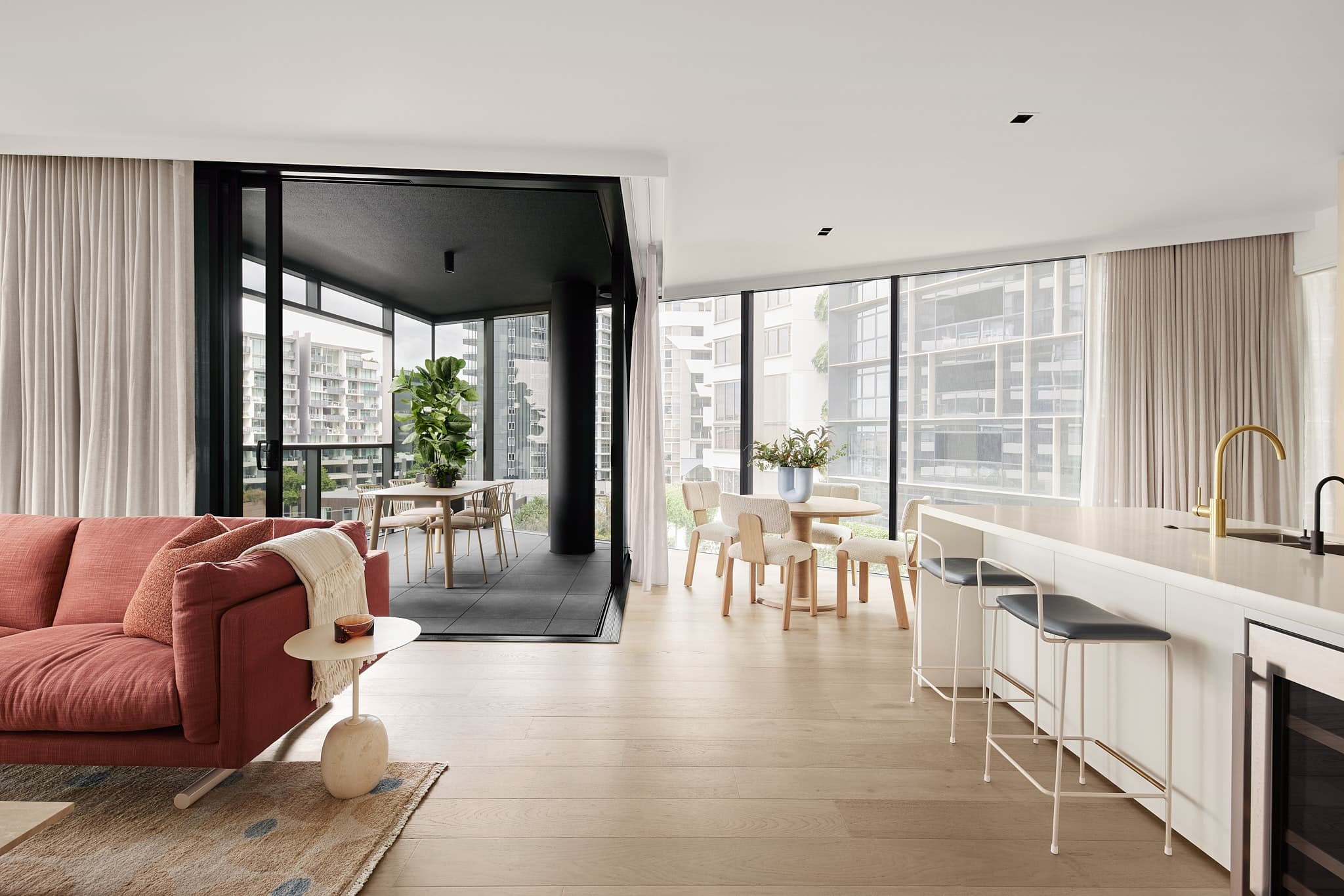 1110/20 Festival Place, Newstead - Thumbnail 2
